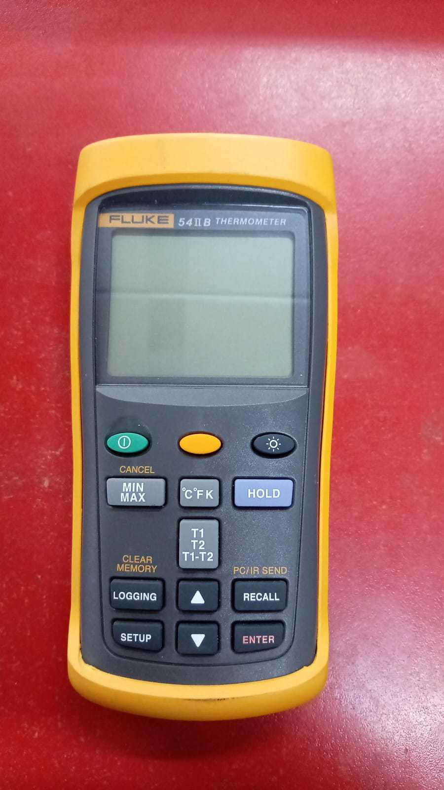 Precio 180 000,00 fluke 54IIB Termómetro digital doble entrada con grabación usb  rango de  418 a 3212 grados 60hz