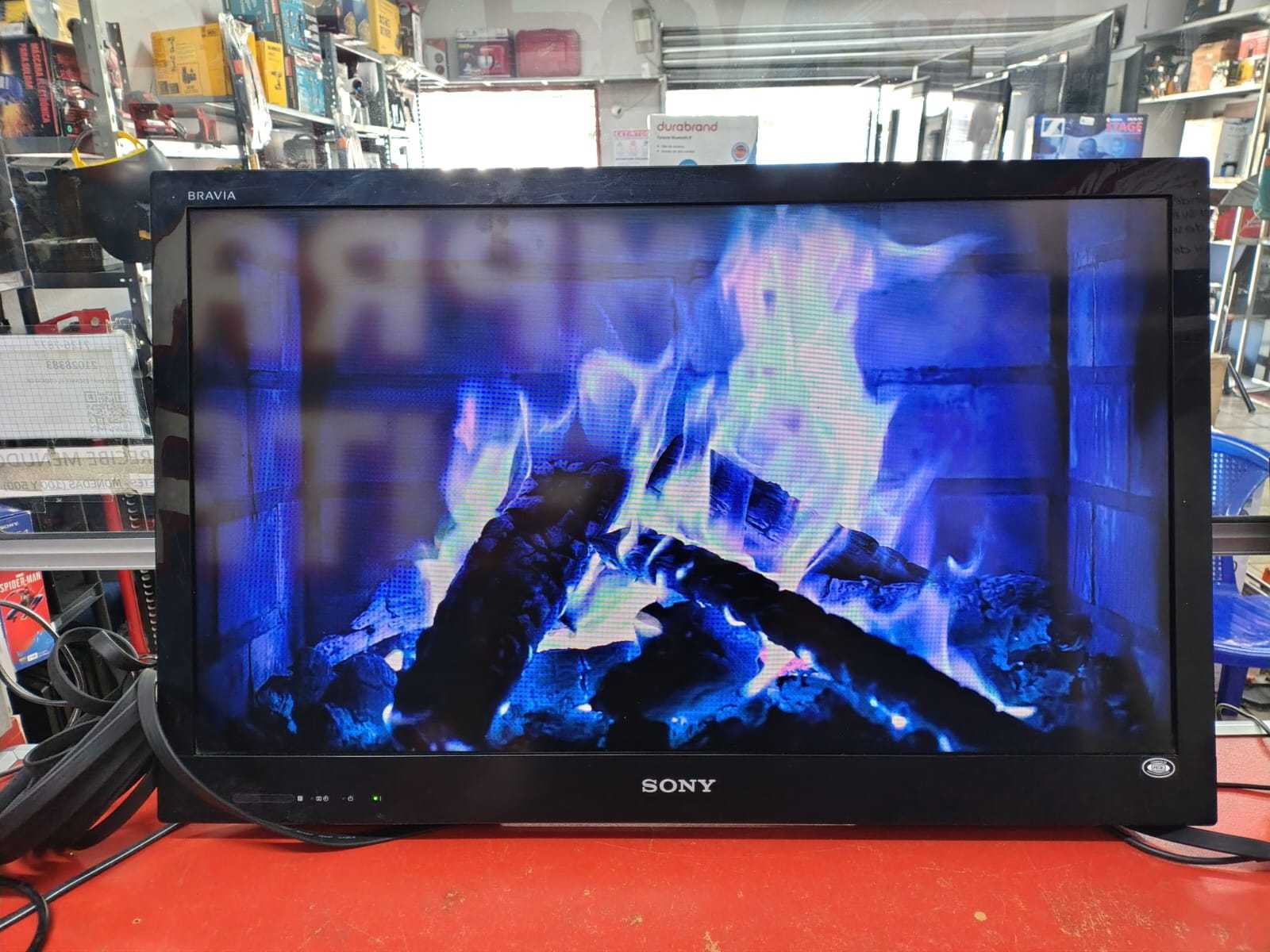 Precio 35 000,00 Sony KDL32EX421 Pantalla Sony LED Bravia KDL32EX421 32 1080p sin patas con control universal
