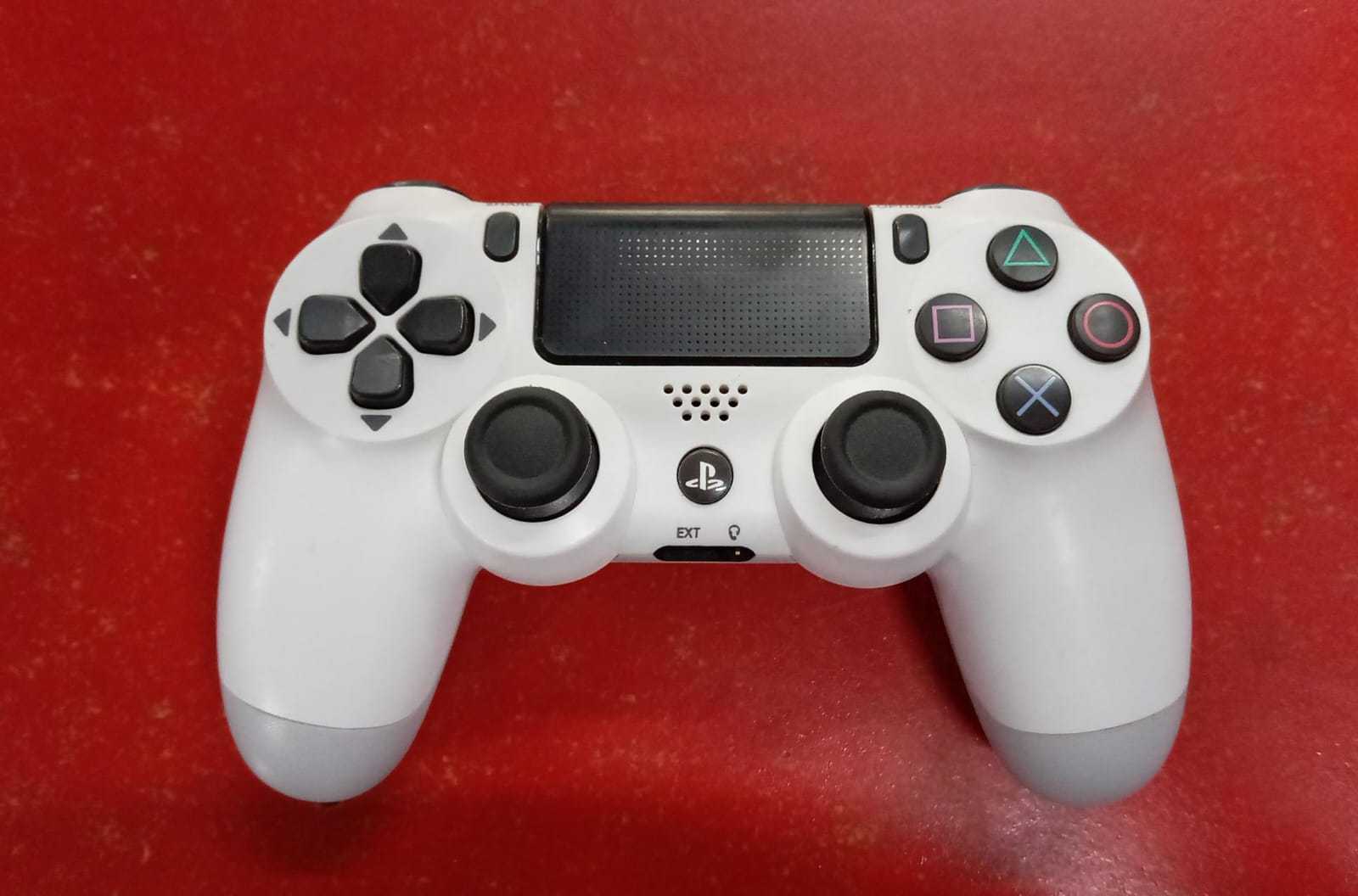 Precio 22 000,00 SONY cuh-zct2e control  PS4 blanco