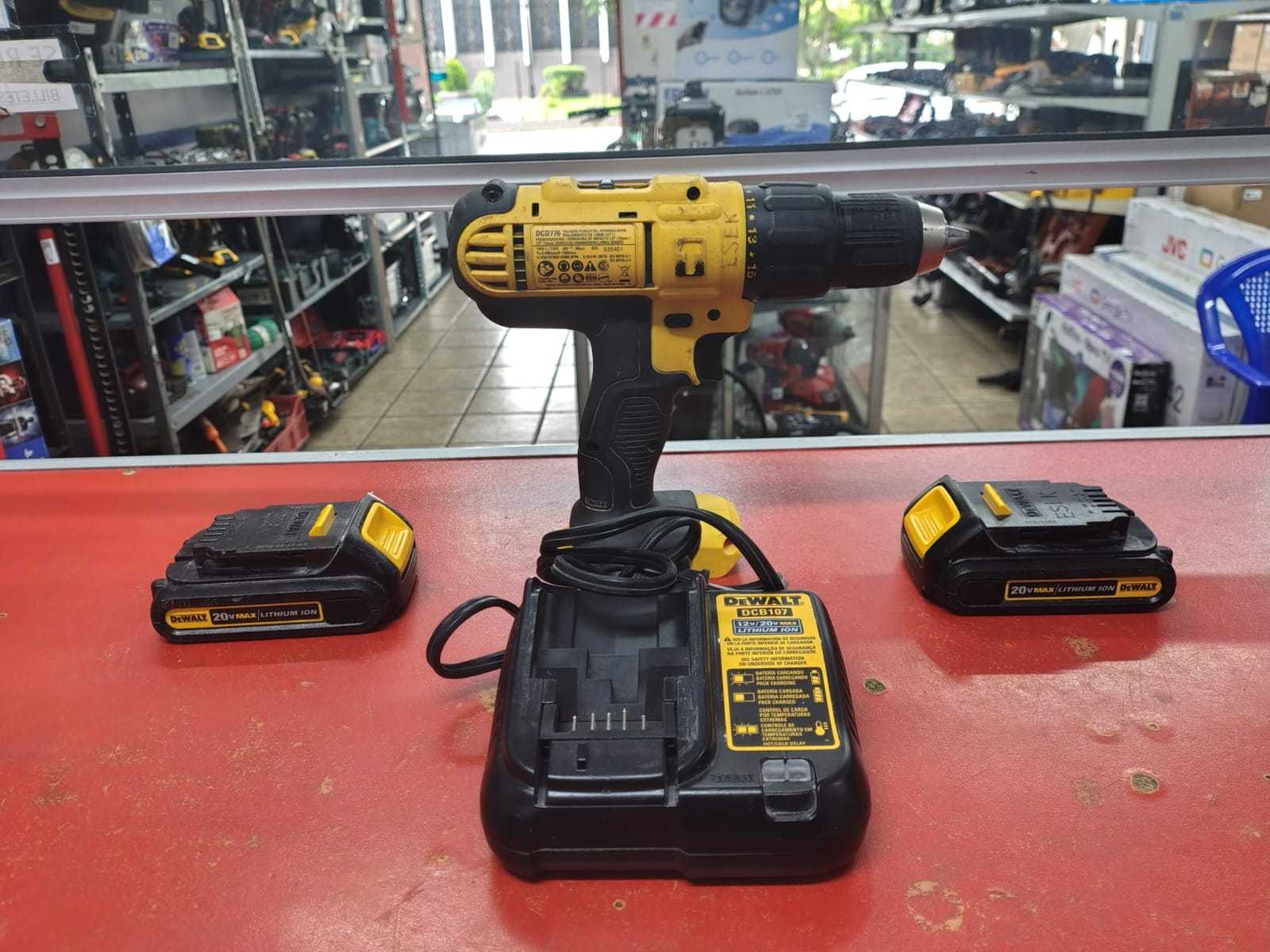 Precio 120 000,00 dewalt dcd776 Taladro inalambrico Dewalt DCD776 con dos baterias y cargador en maleta rigida