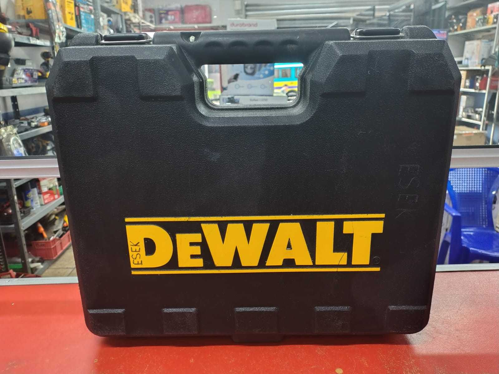 Precio 120 000,00 dewalt dcd776 Taladro inalambrico Dewalt DCD776 con dos baterias y cargador en maleta rigida