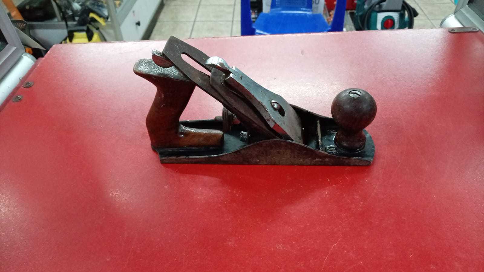 Precio 8 000,00 ND  Cepillo manual para madera