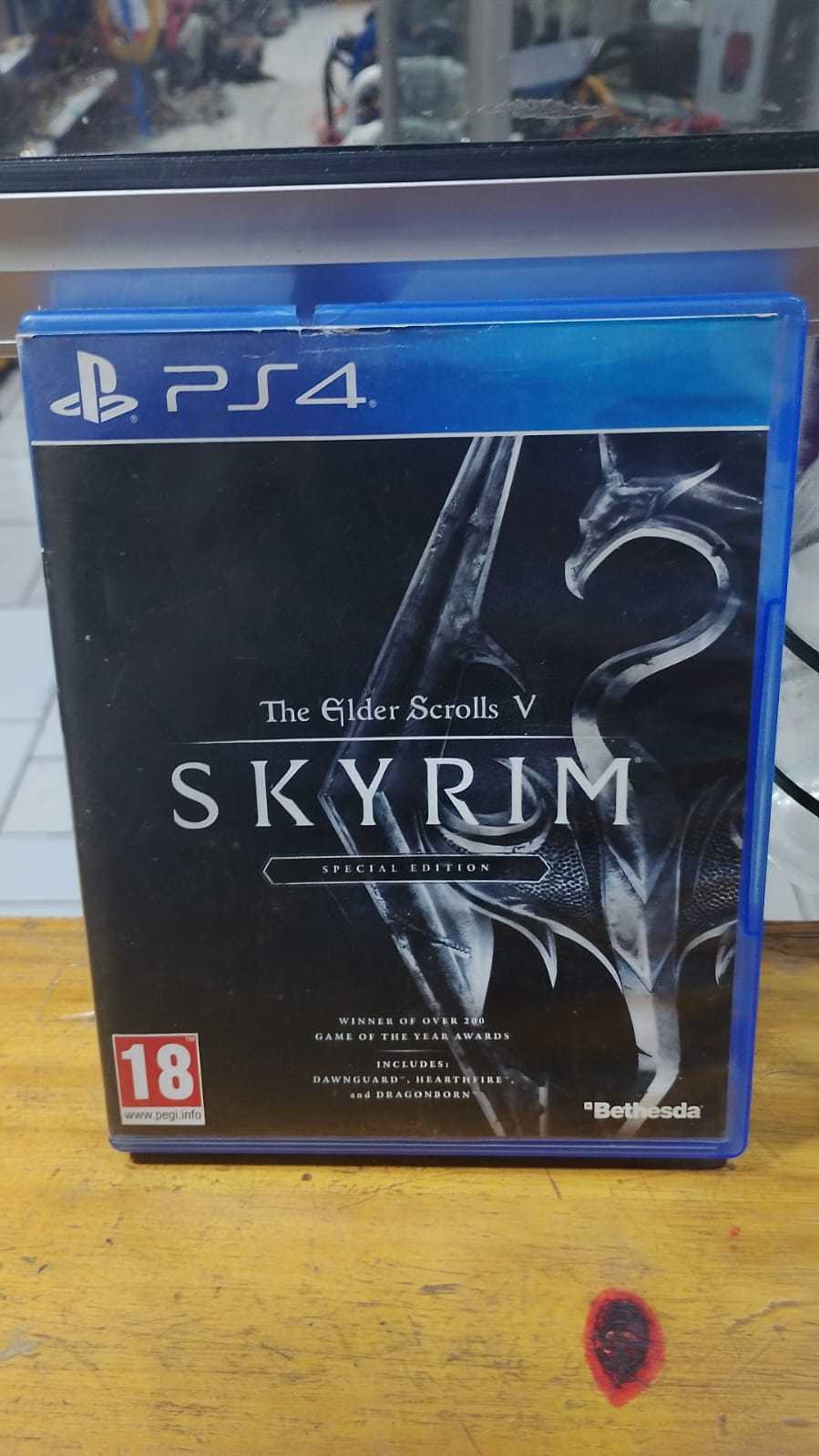 Precio 7 000,00 sony ps4 Skyrim