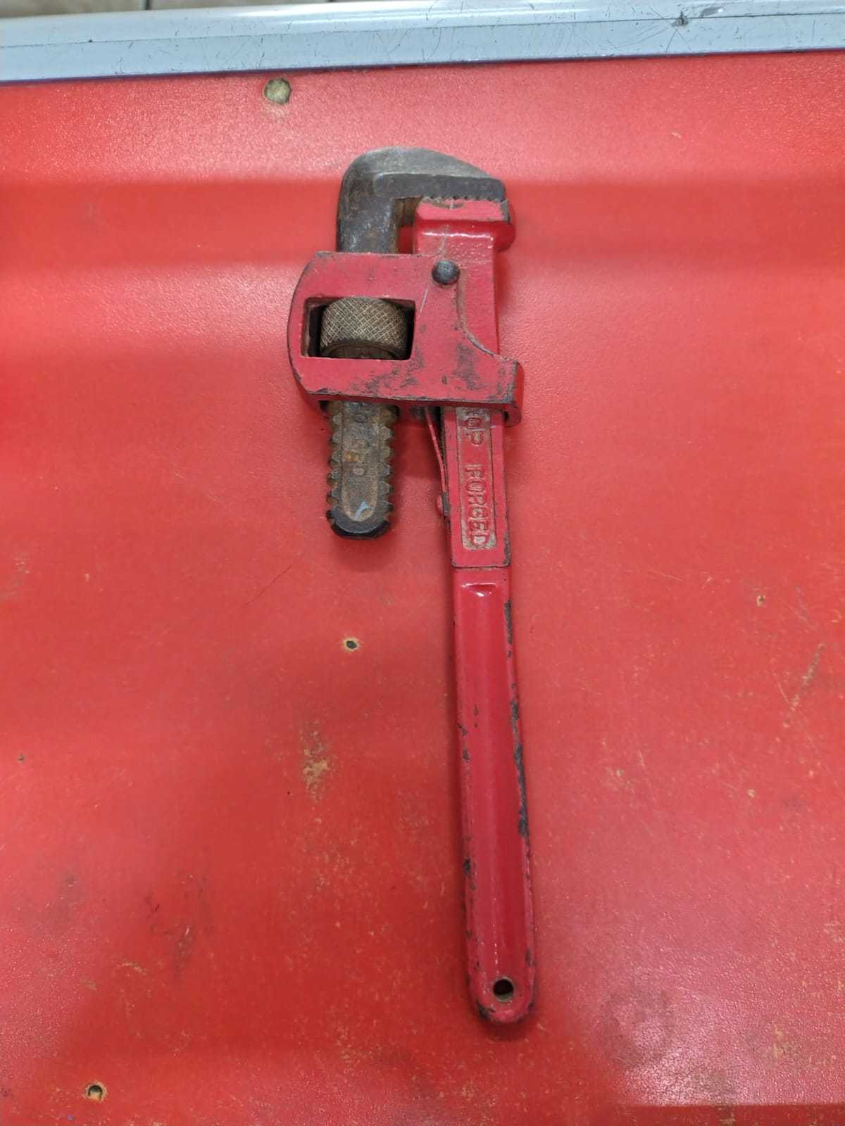 Precio 1 350,00 ND n Llave para grifa roja