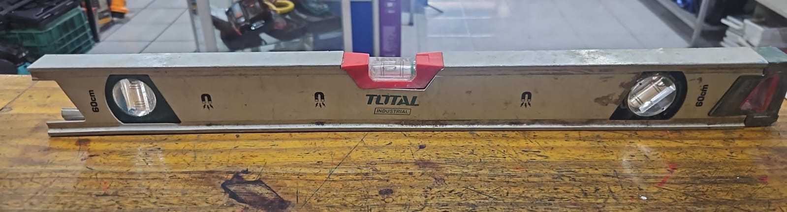 Precio 6 000,00 total  Nivel para construccion