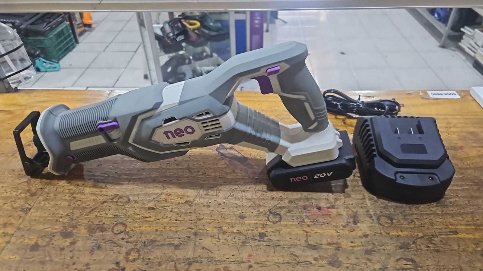 Precio 70 000,00 neo ss 101820 Sierra reciproca inalambrica con 1 bateria 20v y cargador