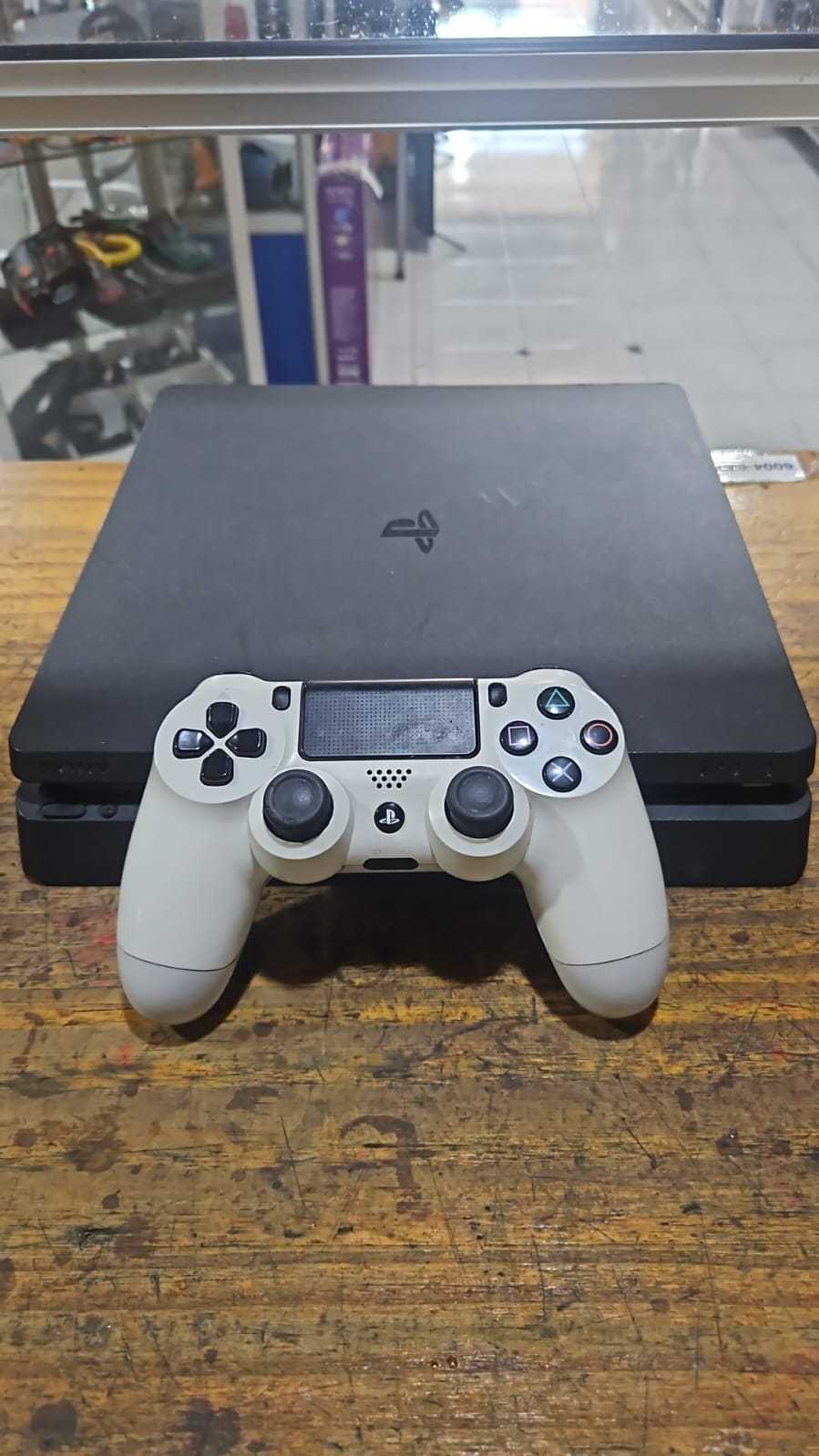 Precio 85 000,00 sony ps4 slim Consola con sus cables 1 control 1 tera