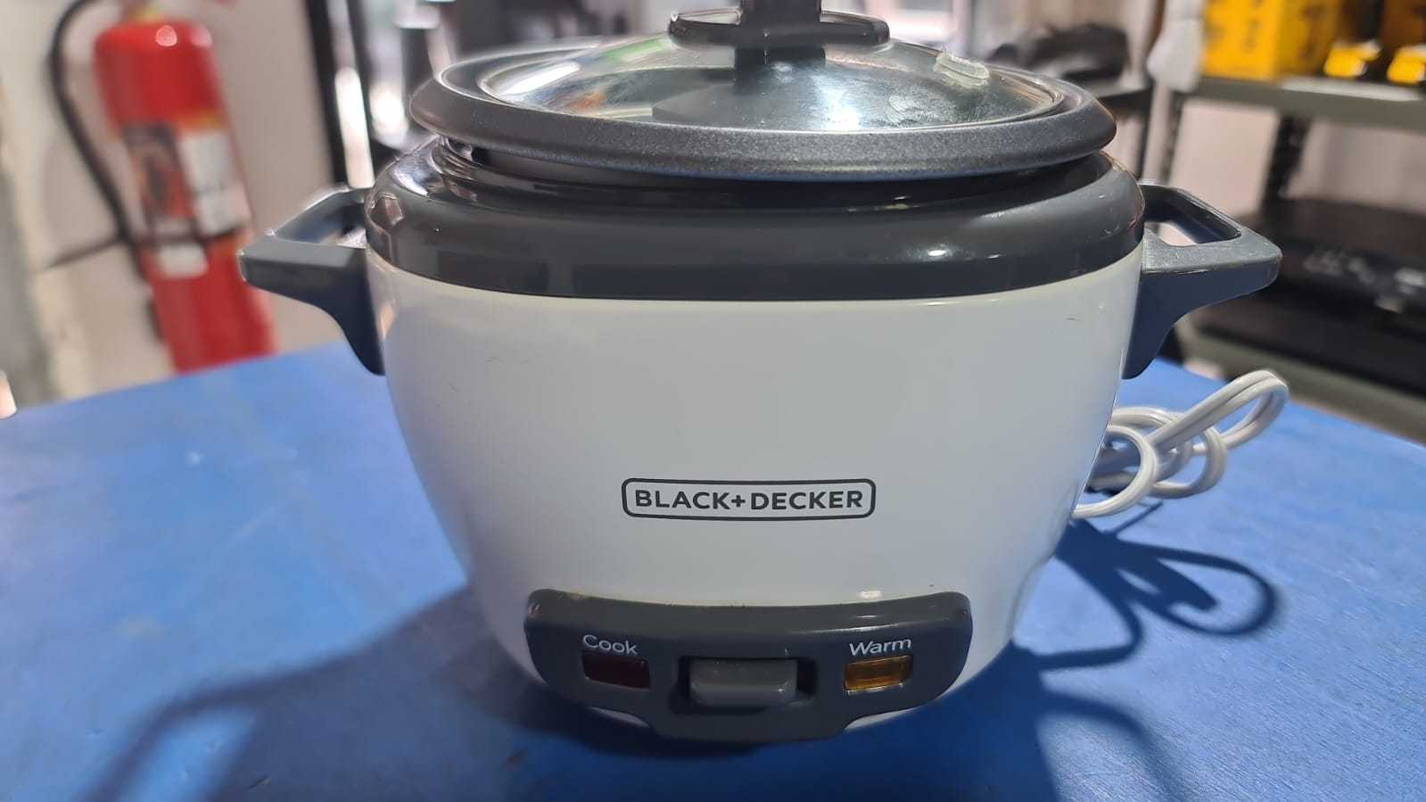 Precio 8 000,00 BLACK AND DECKER 3 TAZAS OLLA ARROCERA 1.5  3 TAZAS