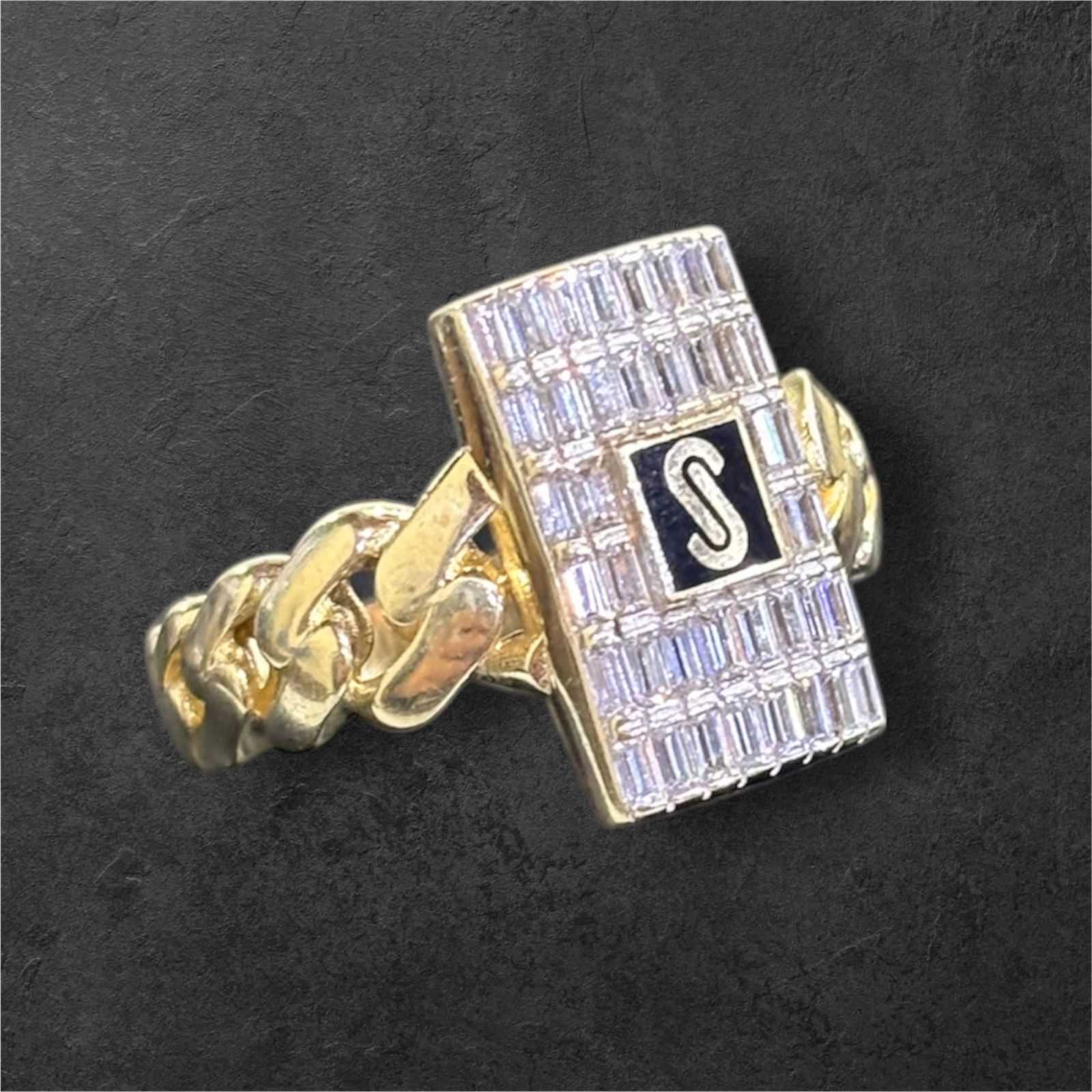 Precio 110 000,00   Anillo monaco chain classic baguette talla 8 2.9g 10k