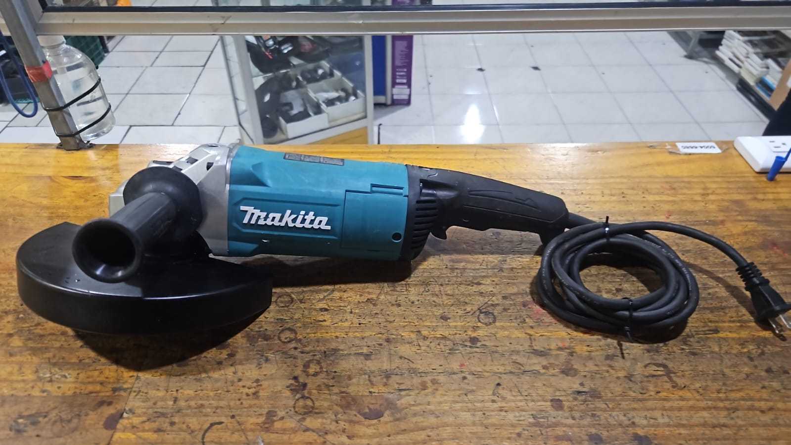 Precio 100 000,00 makita ga9081 Esmeriladora 9 pulgadas