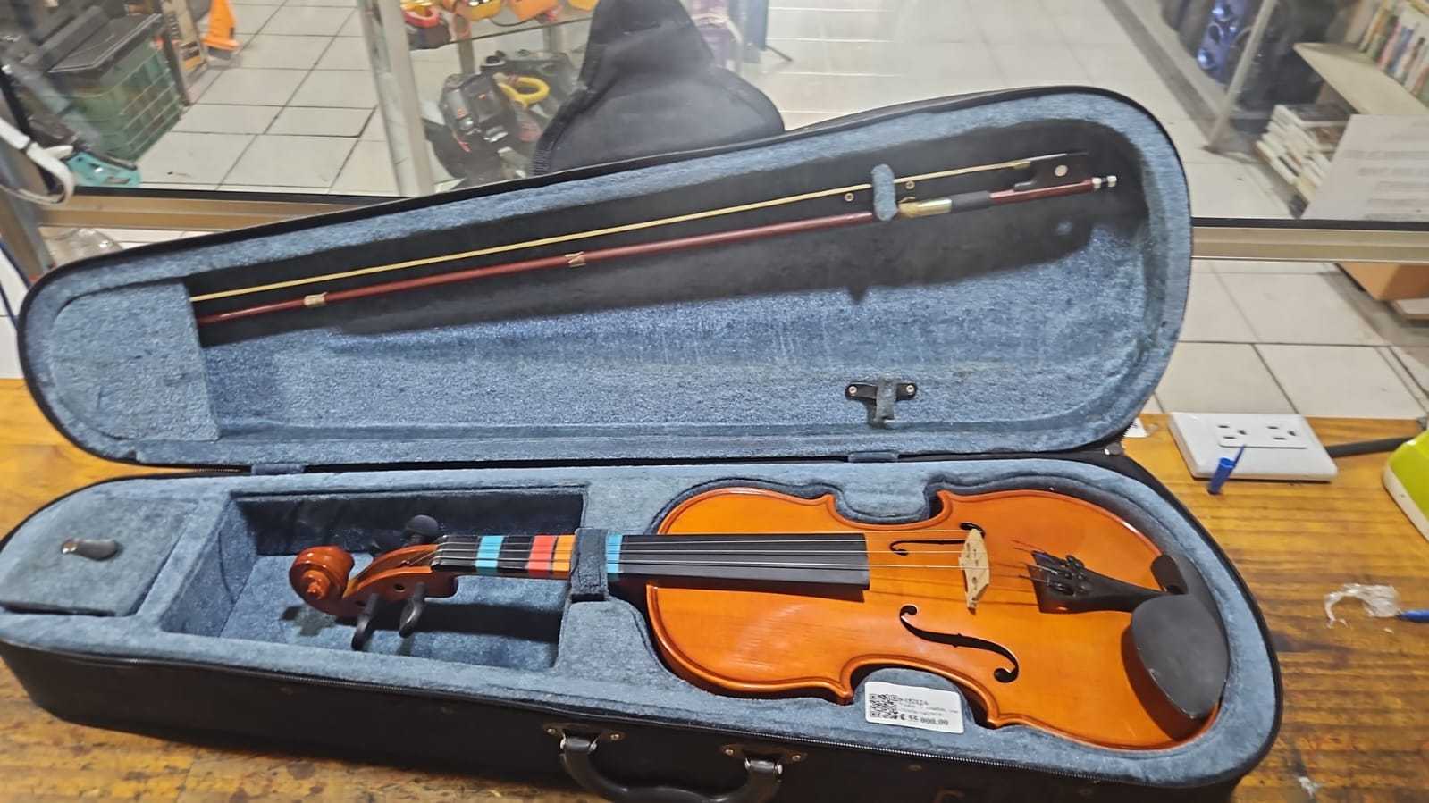 Precio 55 000,00 valencia  Violin 3 cuartos con estuche