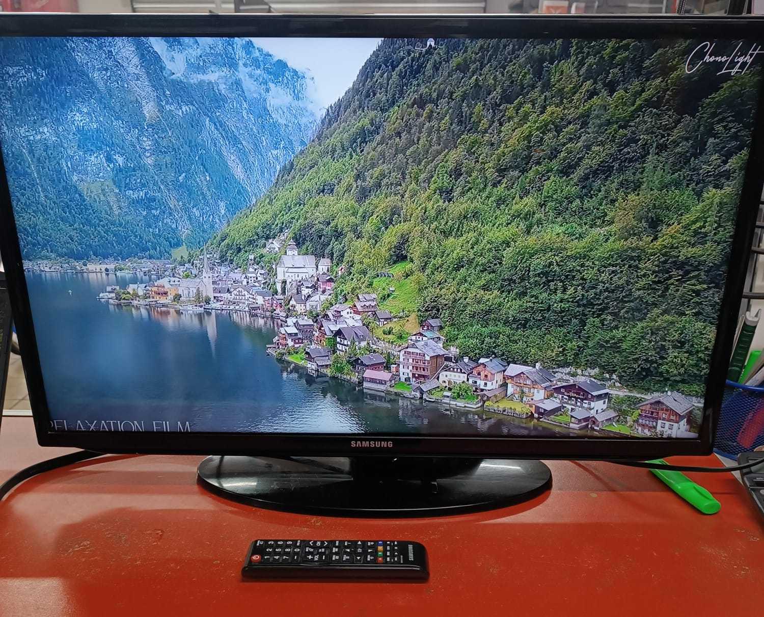 Precio 55 000,00 Samsung un32eh5300f Pantalla no Smart de 32 pulgadas  con base y control remoto