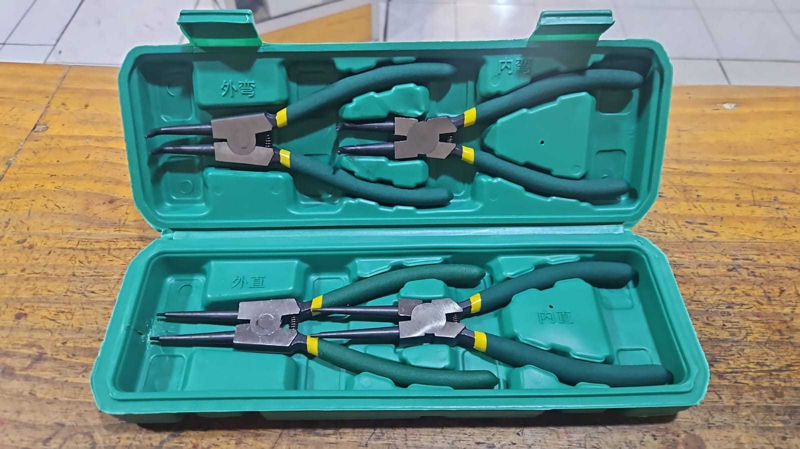 Precio 16 000,00 omega  Kit de pínzas para seguros 4 piezas