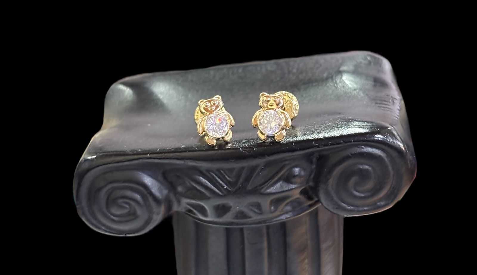Precio 15 000,00   Aretes oso zirconia 1cm 0.5g 10k