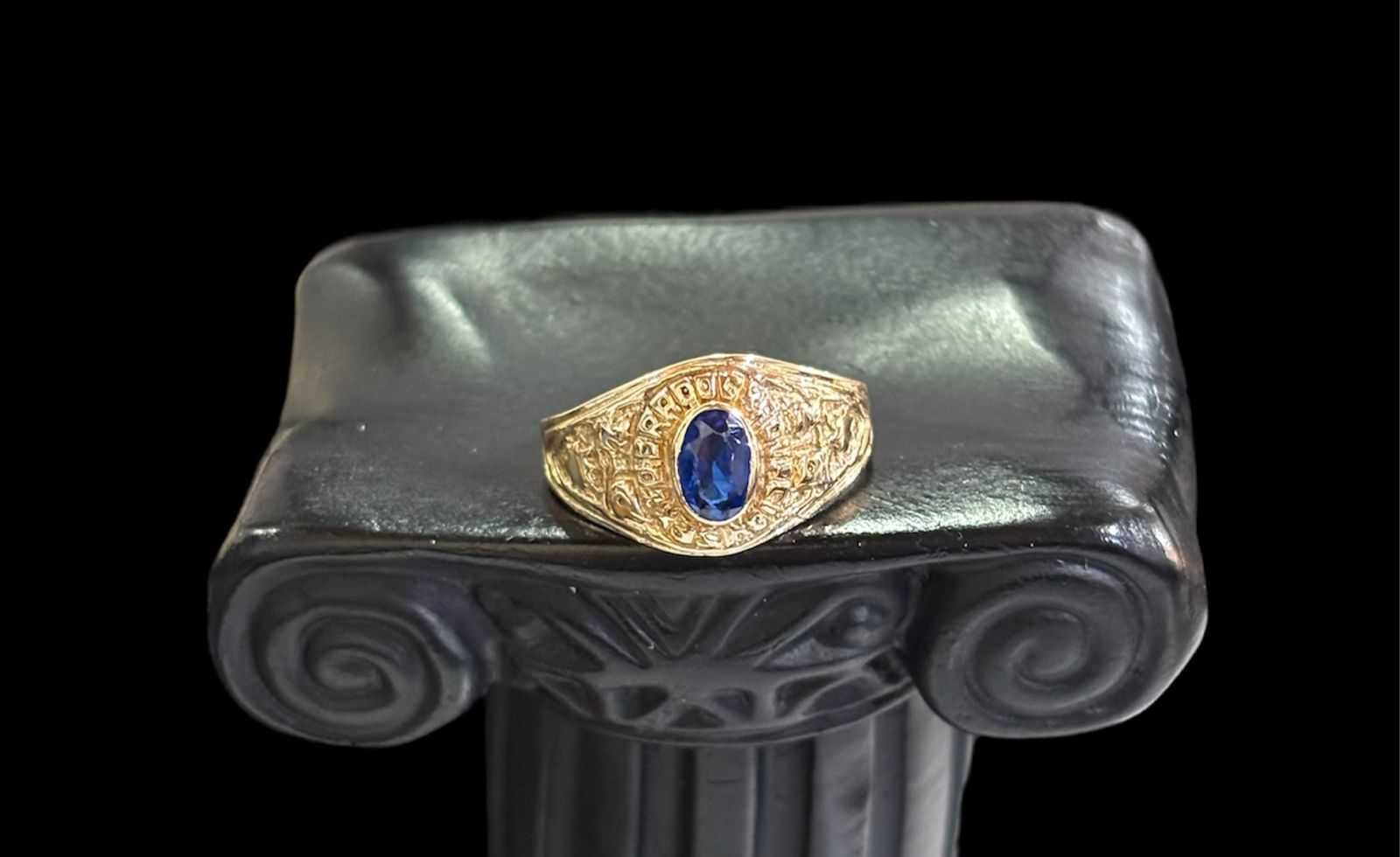 Precio 52 000,00   Anillo graduación azul talla 6 1.9g 10k