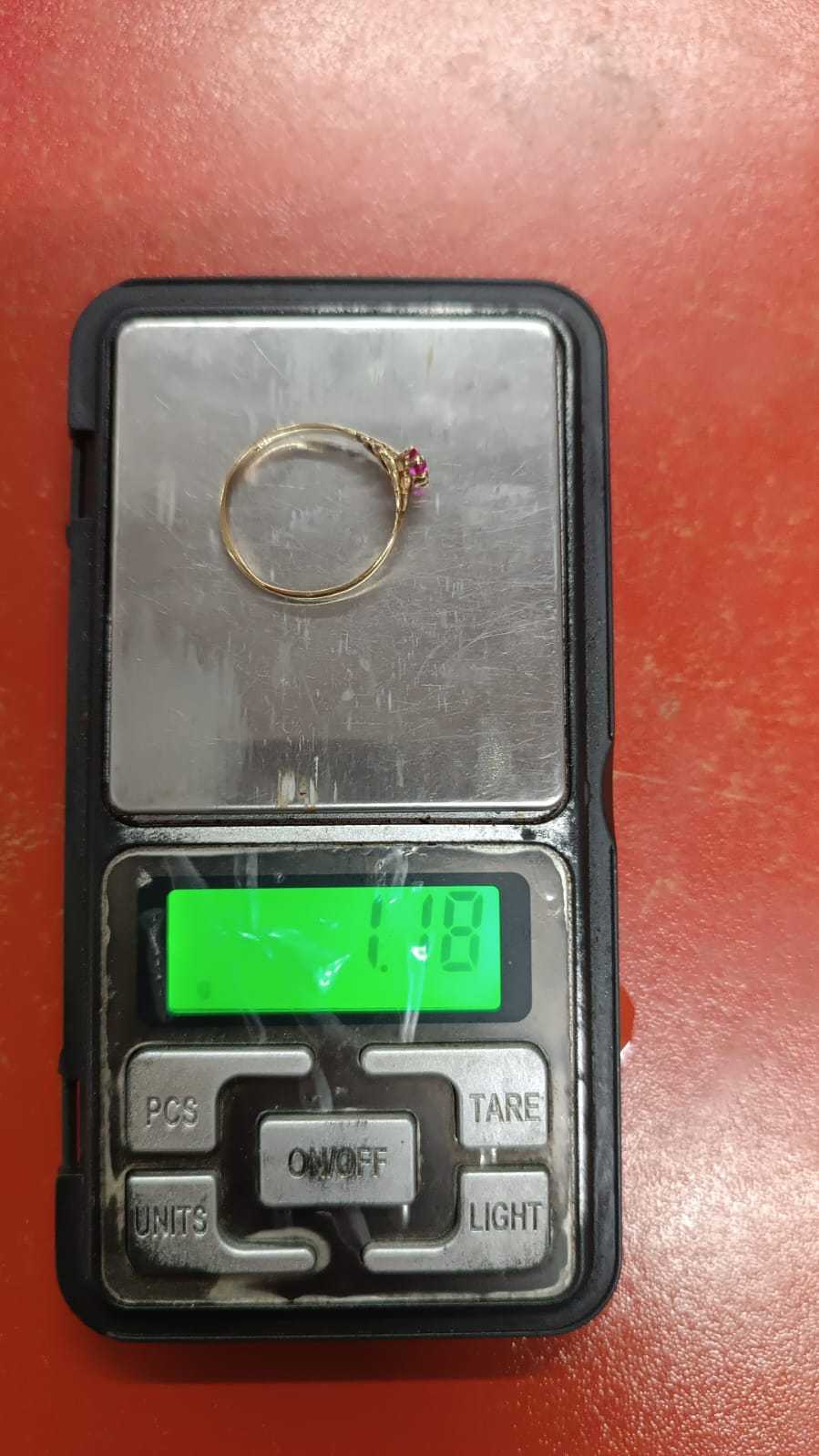 Precio 29 500,00   Anillo con piedra rosada